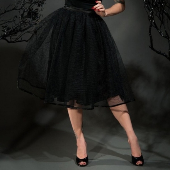 Laura Byrnes Lilith gothic Fishnet Skirt - Picture 2 of 3